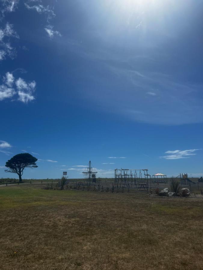Carters By The Sea Motel Carters Beach Bagian luar foto